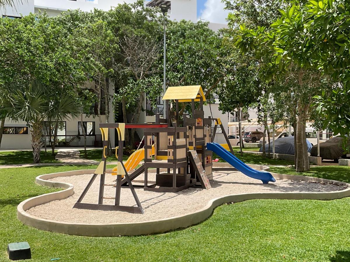 Yellowsub Apartments Cancún Exteriör bild