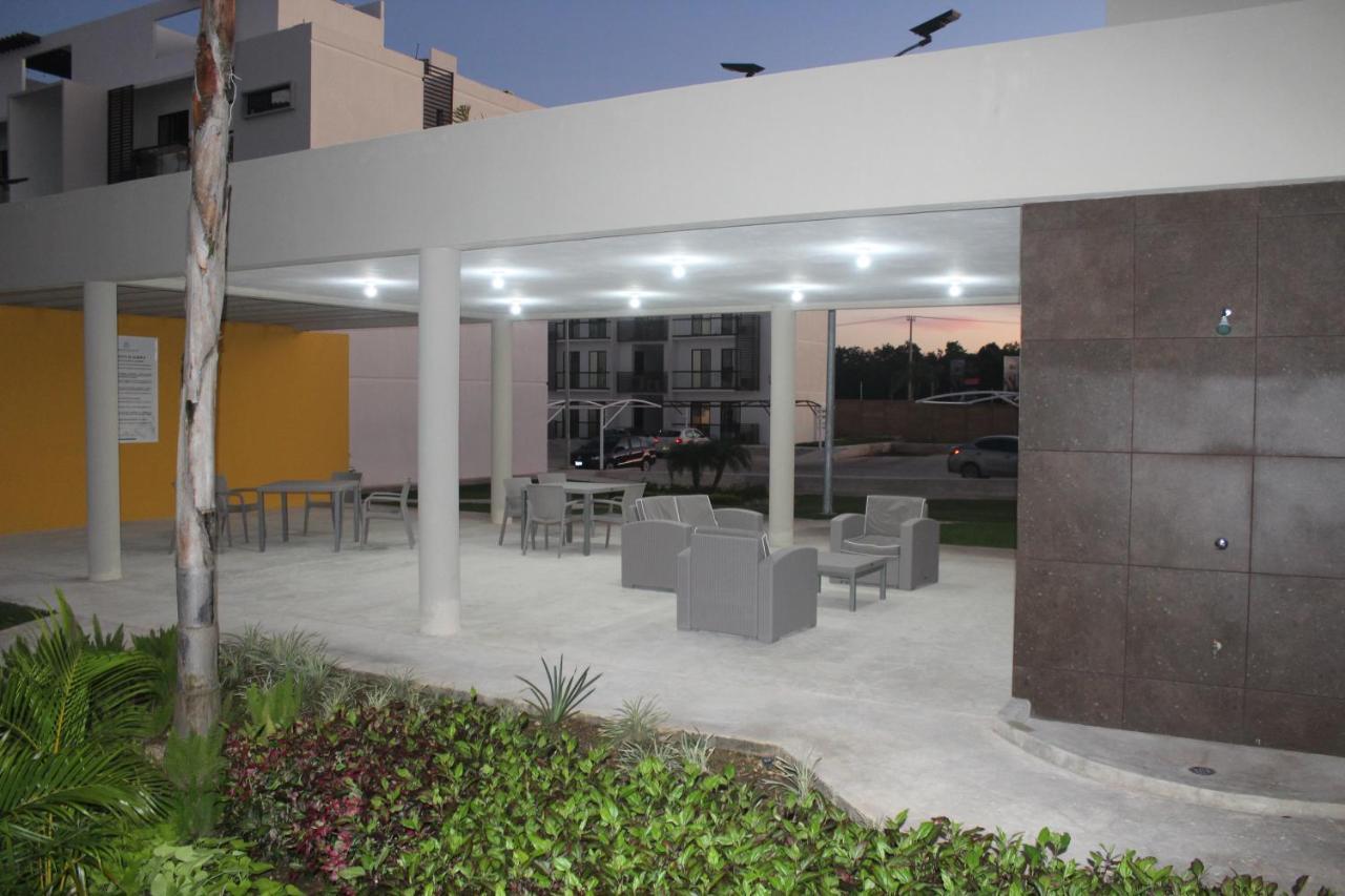 Yellowsub Apartments Cancún Exteriör bild